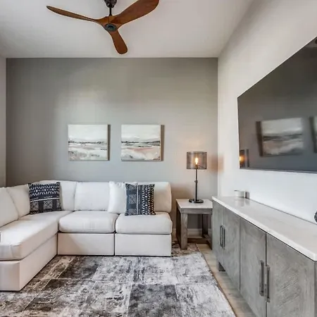 Luxury Highrise In West Village